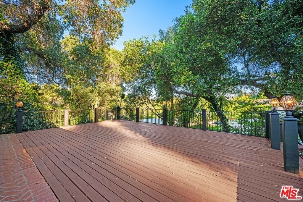 17449 Sumiya Drive - Photo 36