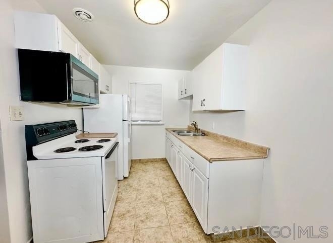 9747 Riverview - Photo 0