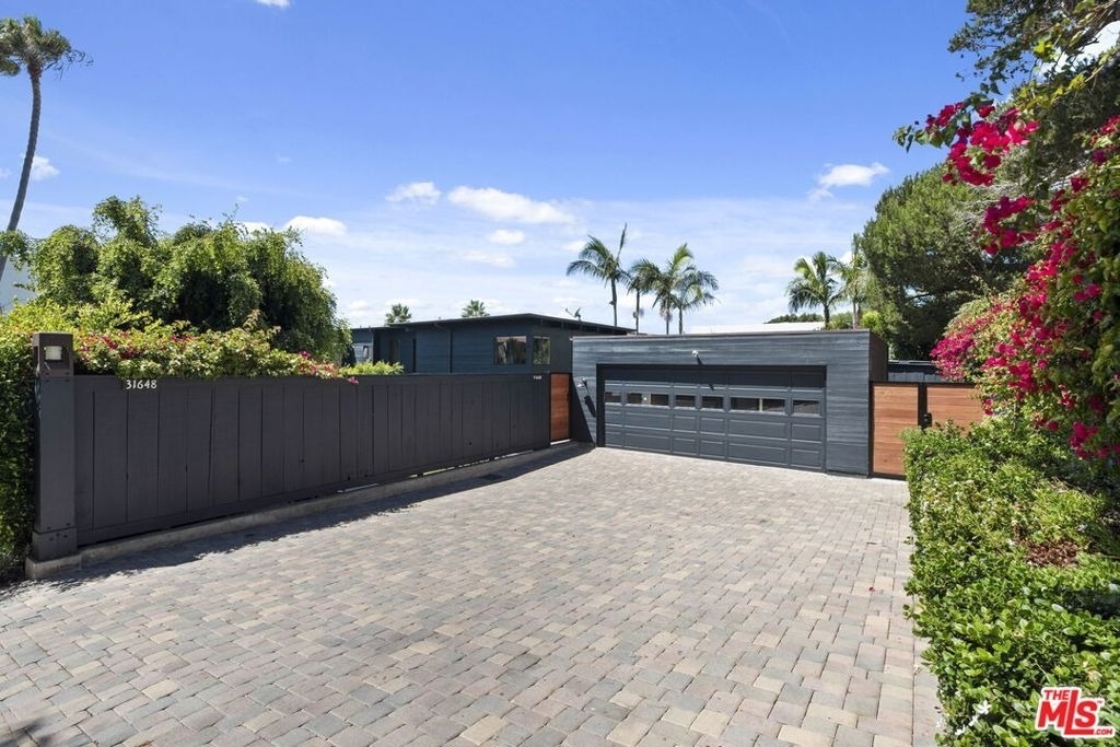 31648 Broad Beach Road - Photo 17