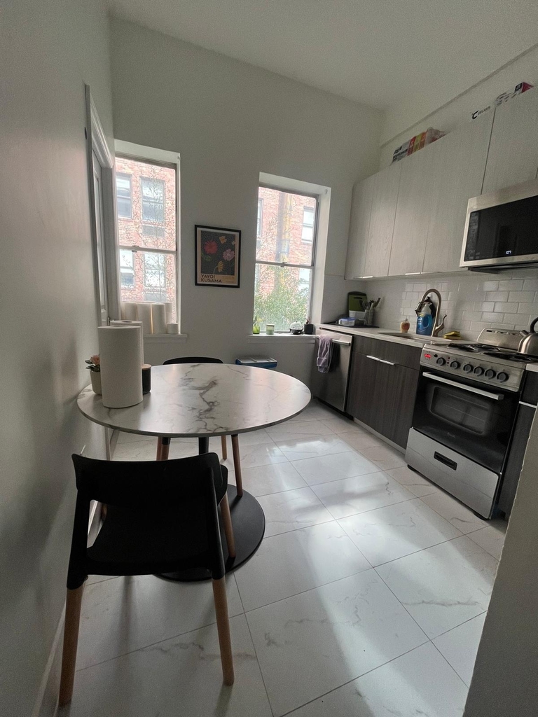 111 East 38th Street - Photo 1