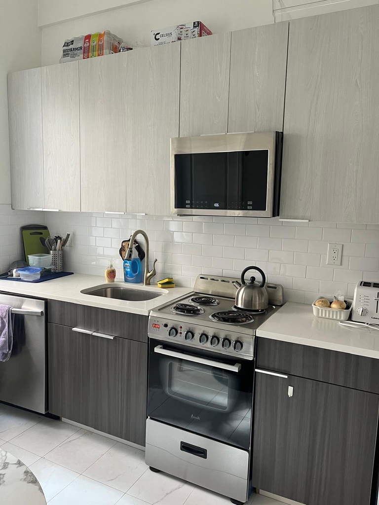 111 East 38th Street - Photo 0