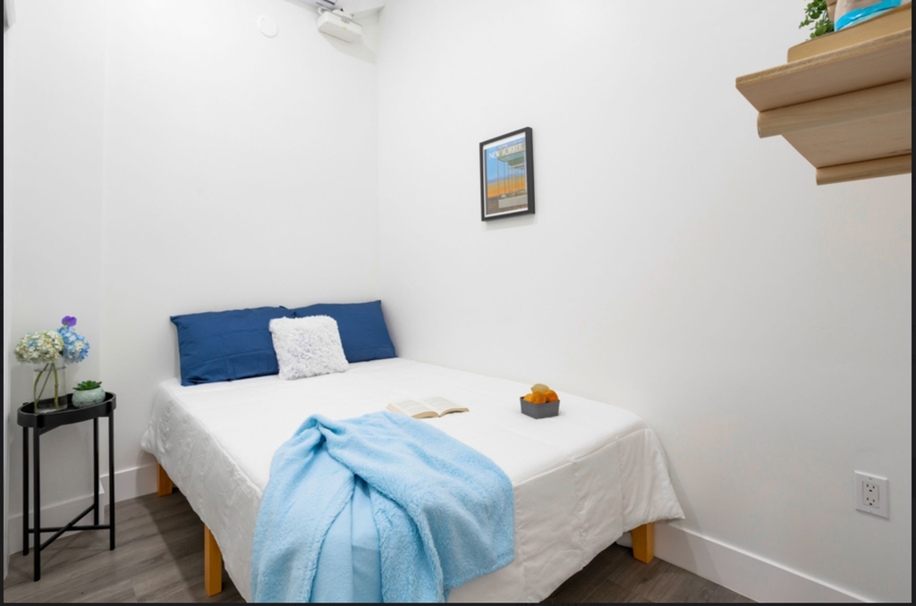 111 East 38th Street - Photo 5