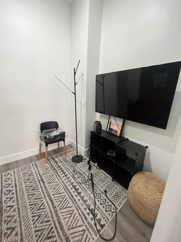 111 East 38th Street - Photo 3