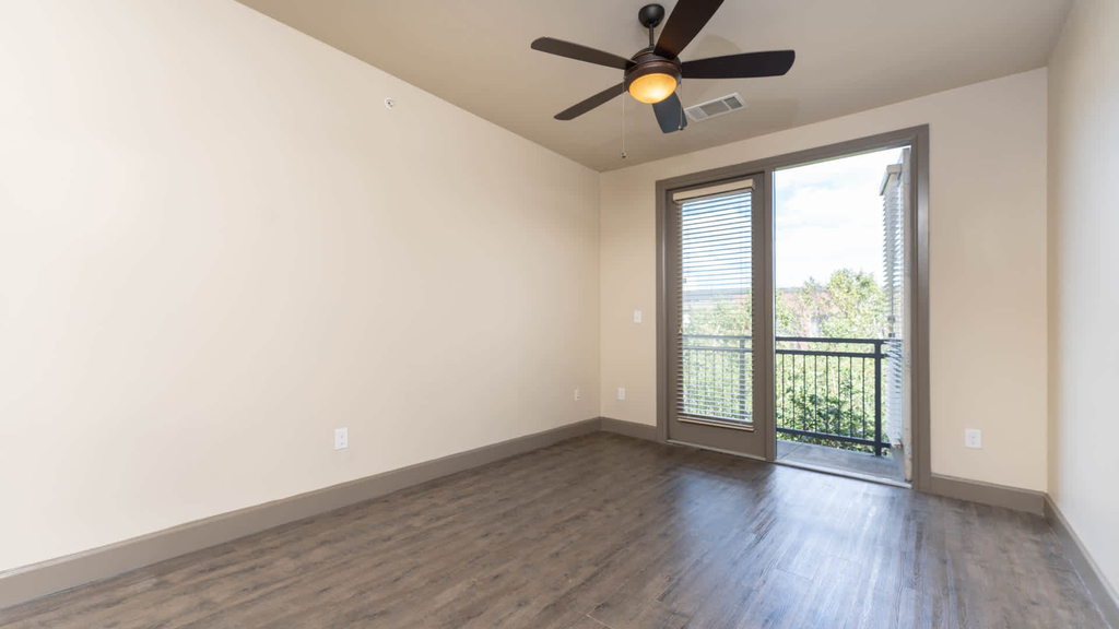1111 S Main St - Photo 10