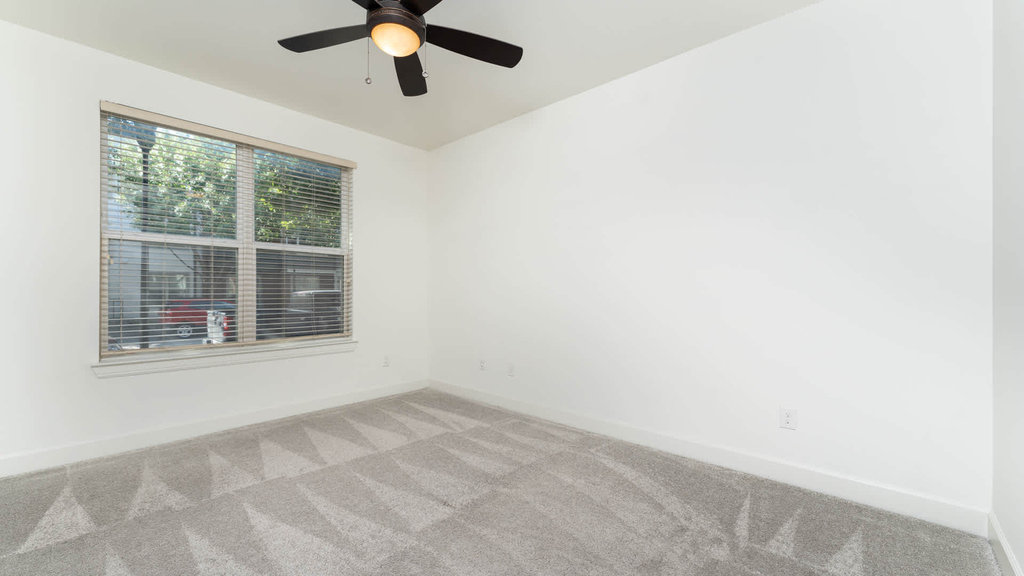 1111 S Main St - Photo 22