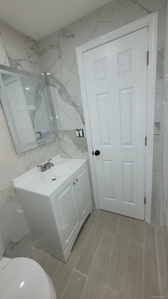 8 Dee Place - Photo 5