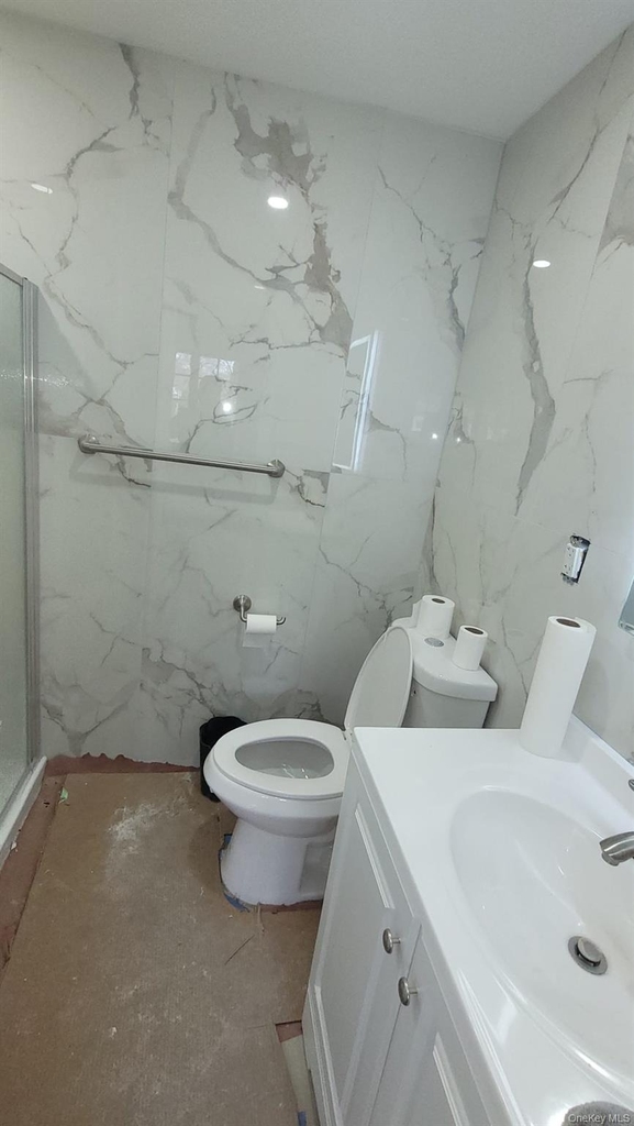 8 Dee Place - Photo 18
