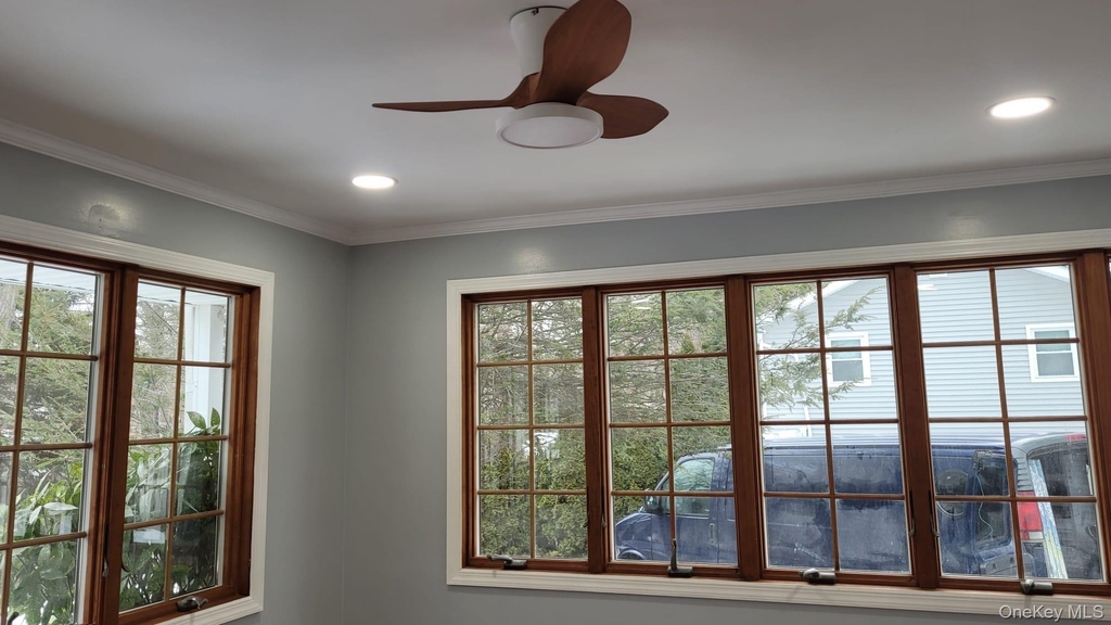 8 Dee Place - Photo 12