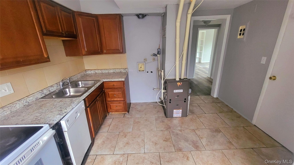 174 South Avenue - Photo 3