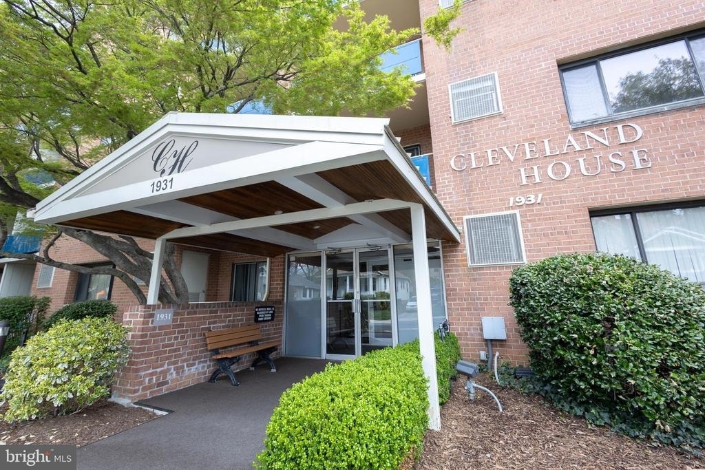 1931 N Cleveland Street - Photo 1