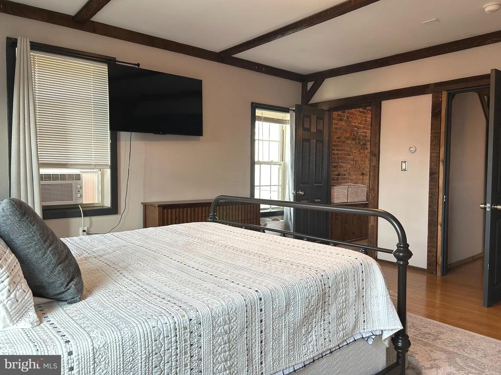 225 E King Street - Photo 17