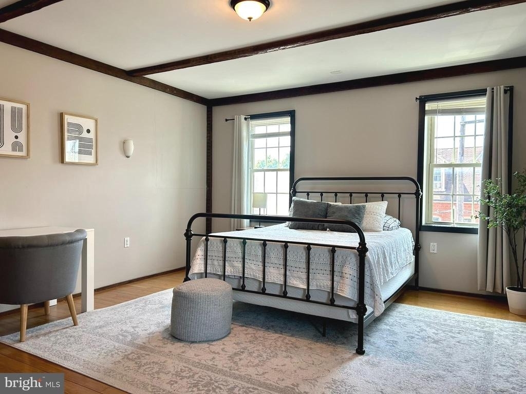 225 E King Street - Photo 16