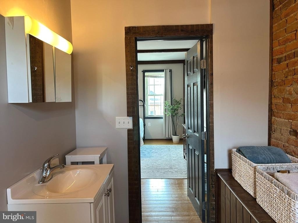 225 E King Street - Photo 15
