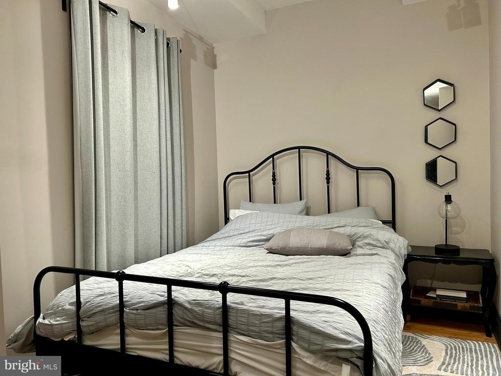 225 E King Street - Photo 7