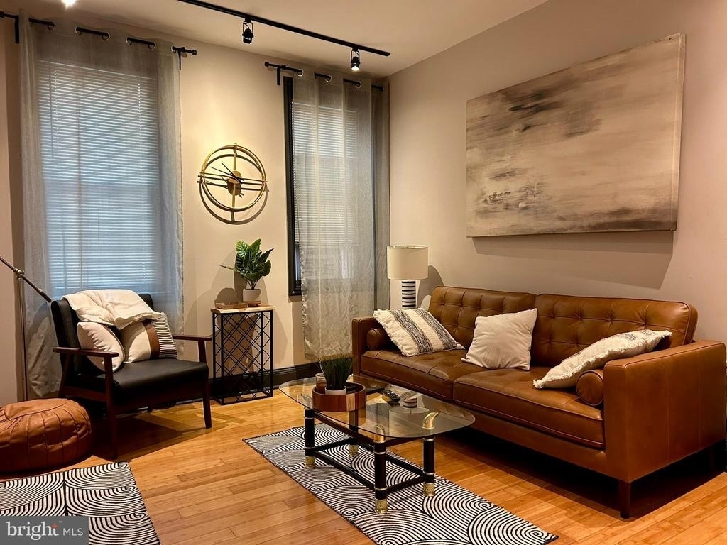 225 E King Street - Photo 4