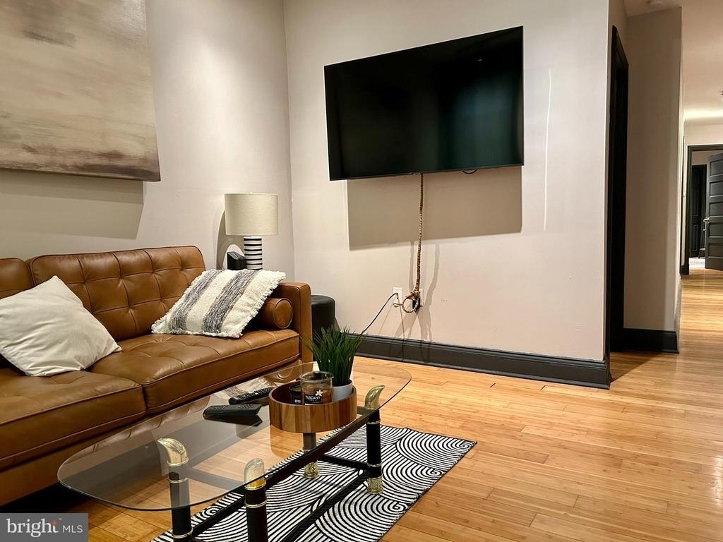 225 E King Street - Photo 6