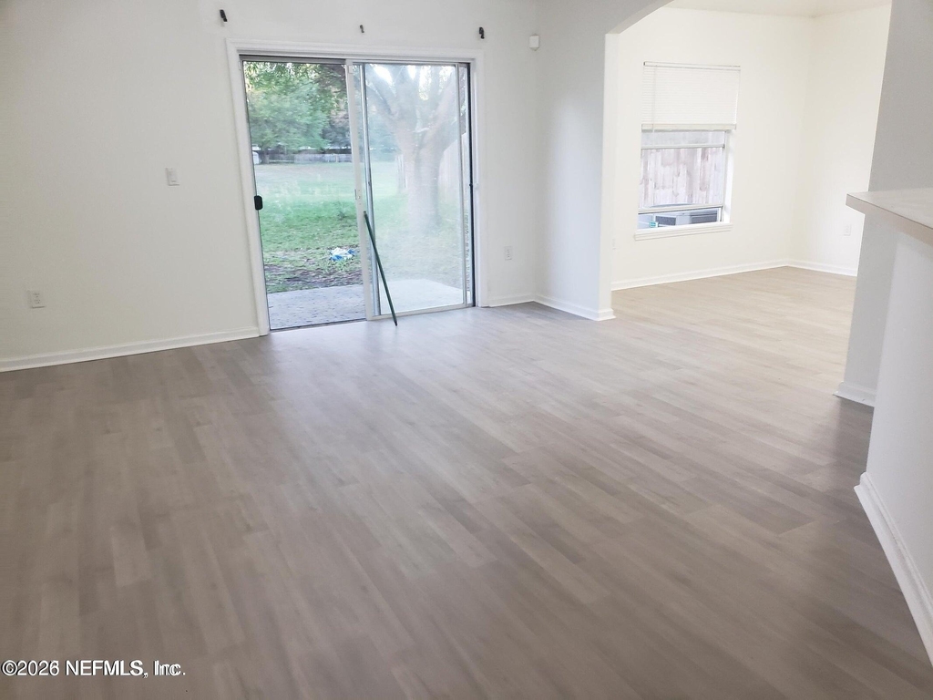 2506 Creekfront Drive - Photo 4