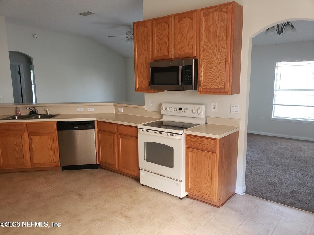 2506 Creekfront Drive - Photo 6