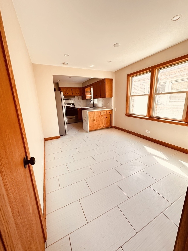 2823 W 71st Street - Photo 2