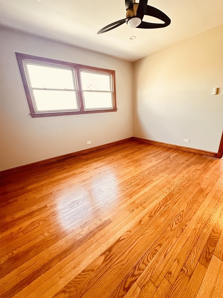 2823 W 71st Street - Photo 10