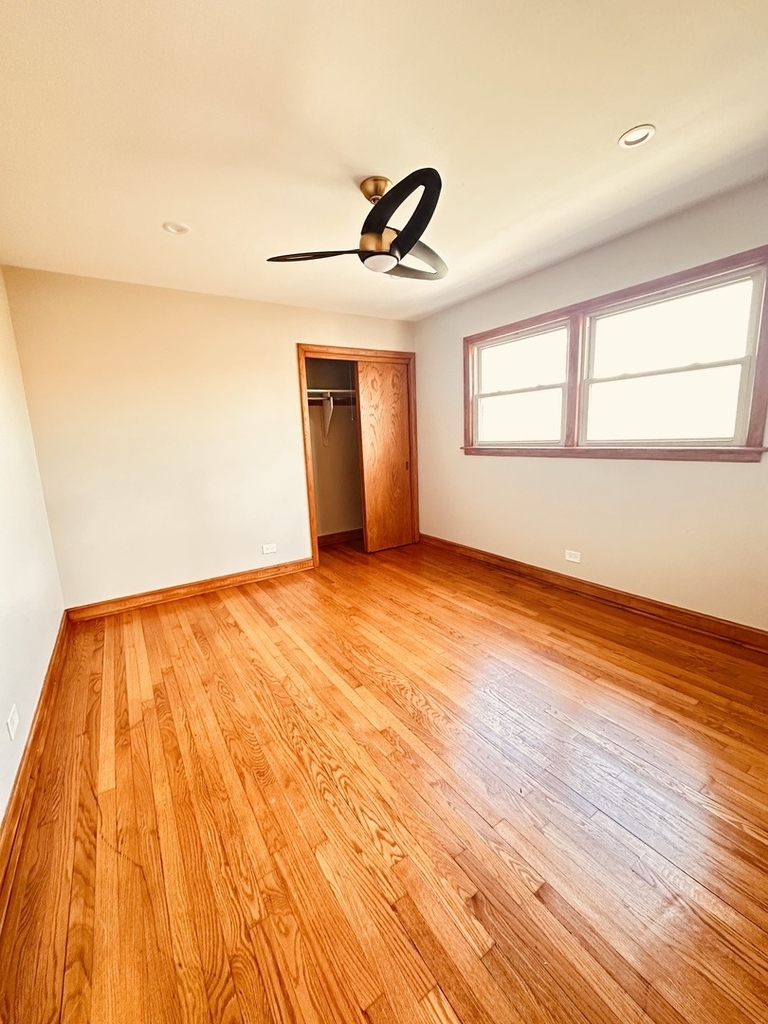 2823 W 71st Street - Photo 9