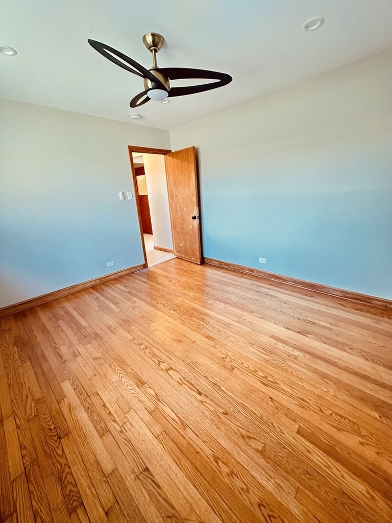 2823 W 71st Street - Photo 8