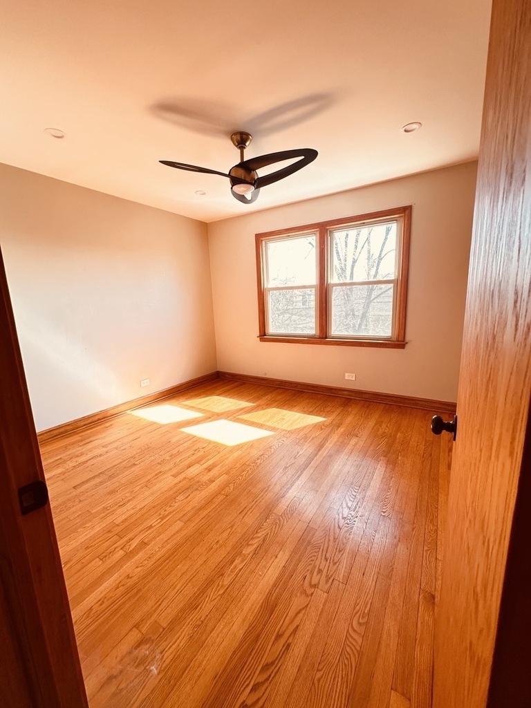 2823 W 71st Street - Photo 7