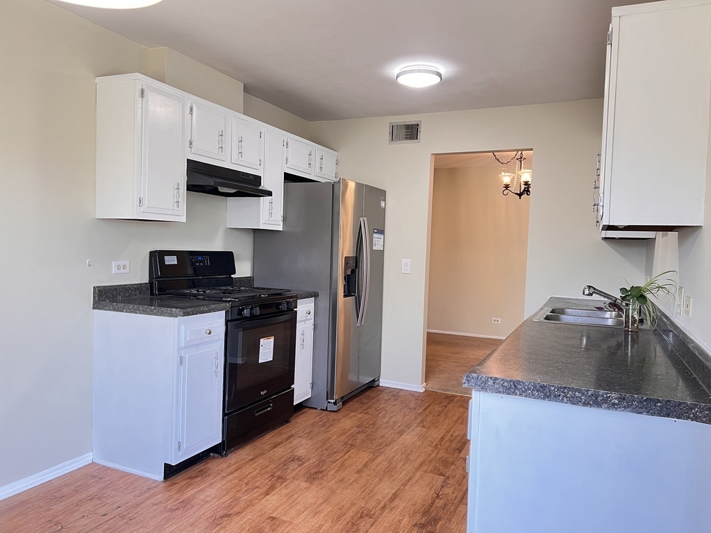 1542 Heather Court - Photo 5
