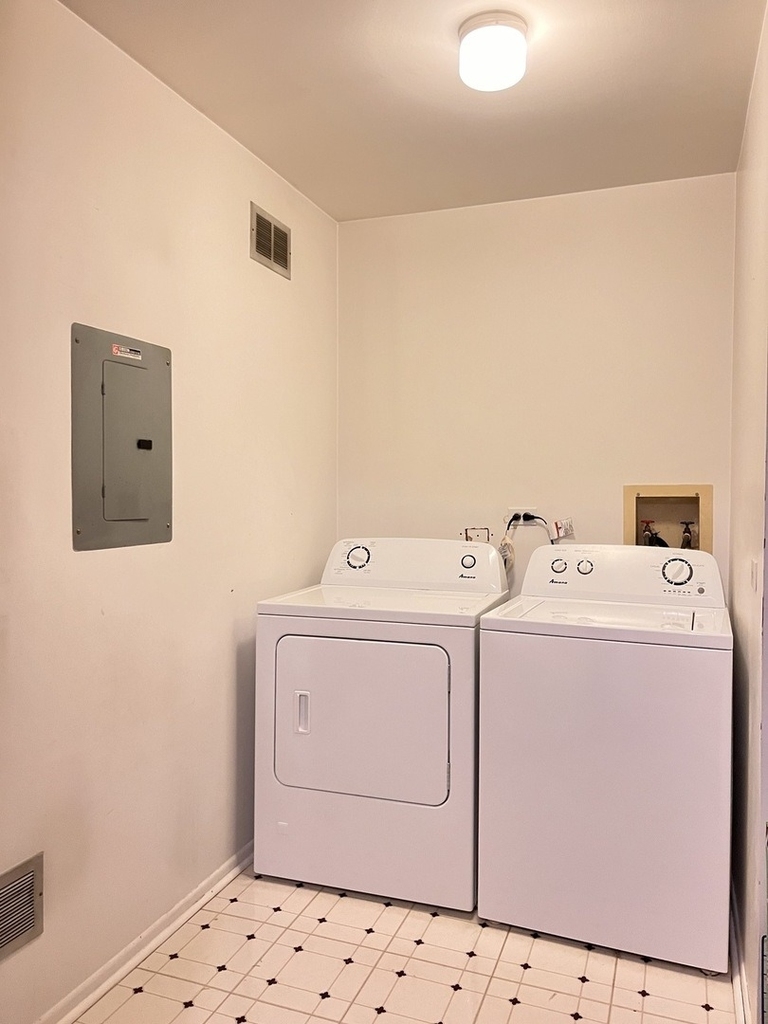 1542 Heather Court - Photo 14
