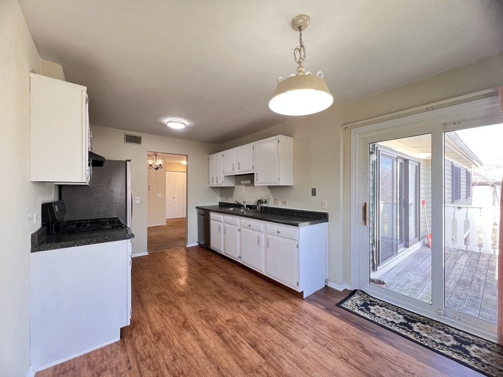 1542 Heather Court - Photo 4