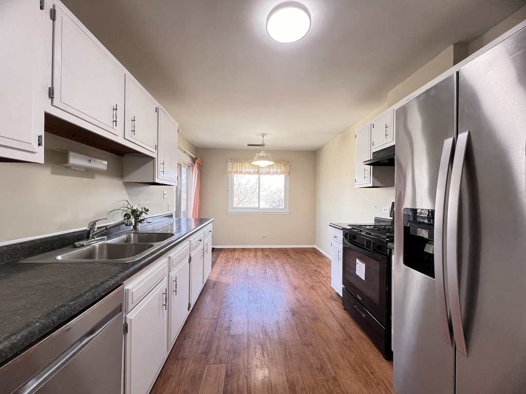 1542 Heather Court - Photo 6