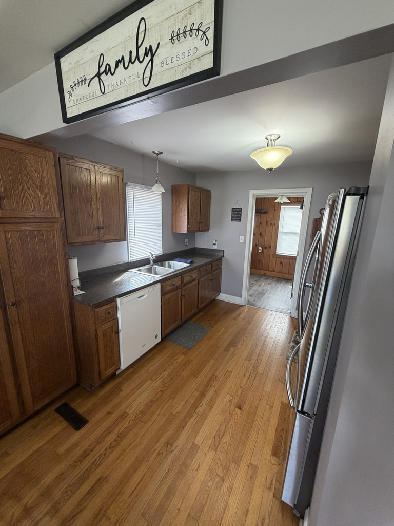 731 2nd Avenue - Photo 5