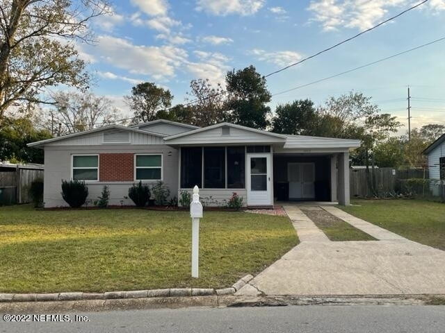 10412 Skycrest Drive N - Photo 1