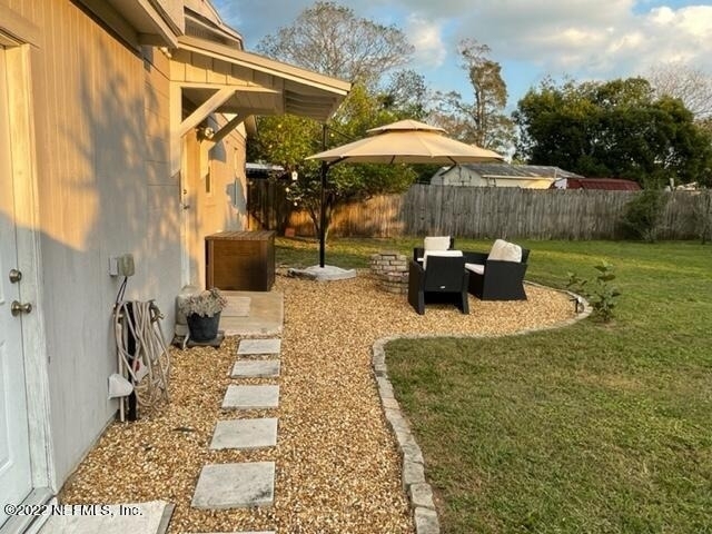10412 Skycrest Drive N - Photo 4