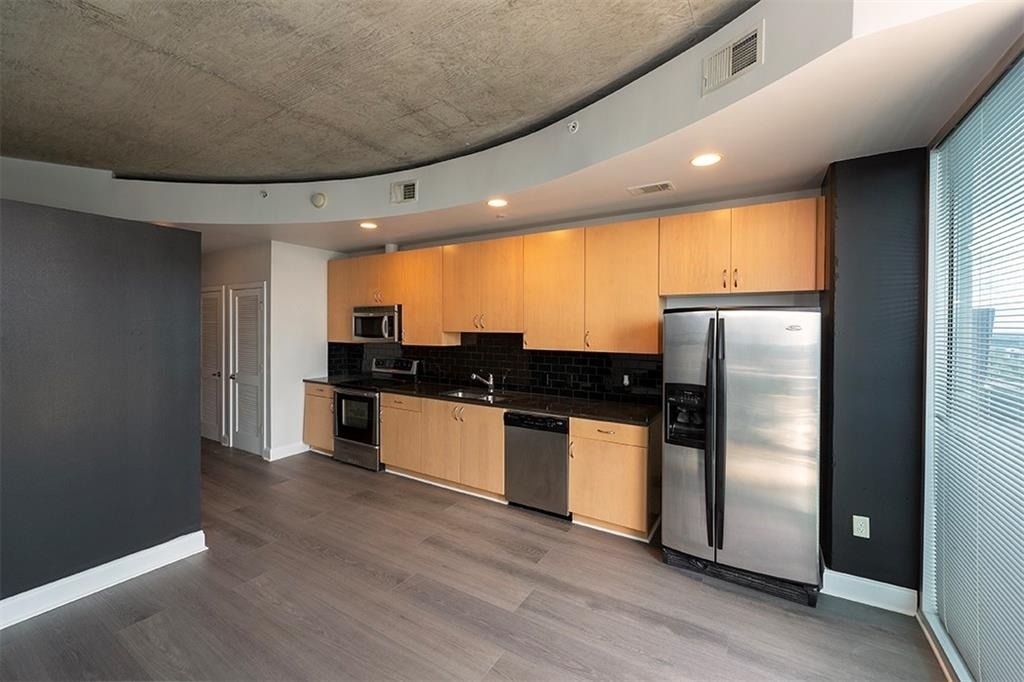 400 W Peachtree Street - Photo 4