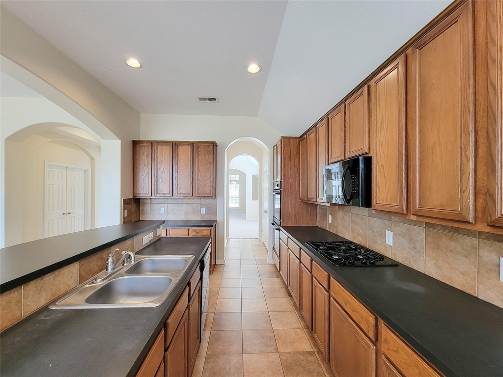 25219 Piney Heights Lane - Photo 11