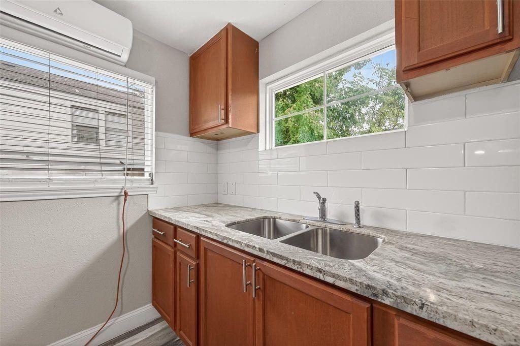 1511 Scharpe Street - Photo 8