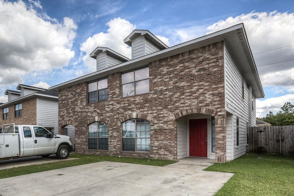 10610 Pine Landing Drive - Photo 0