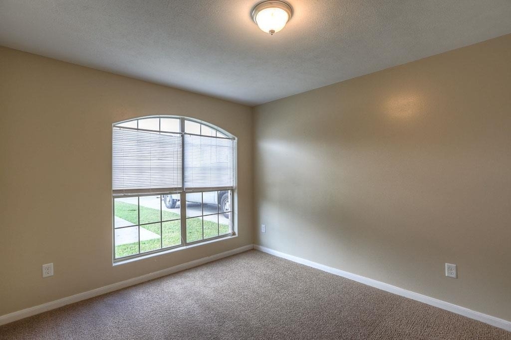 10610 Pine Landing Drive - Photo 11