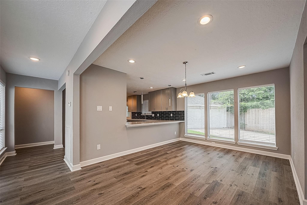 1623 Cherry Ridge Drive - Photo 4