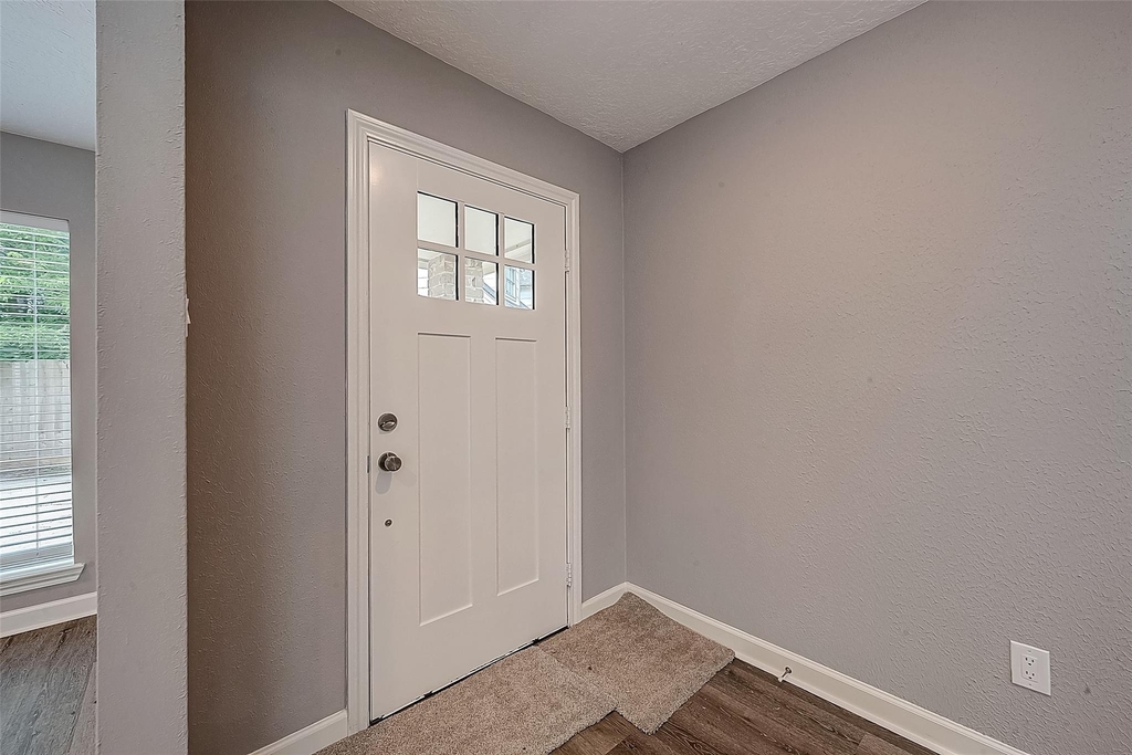 1623 Cherry Ridge Drive - Photo 2