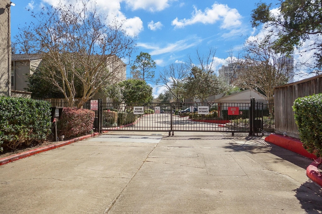 5711 Sugar Hill Drive - Photo 47