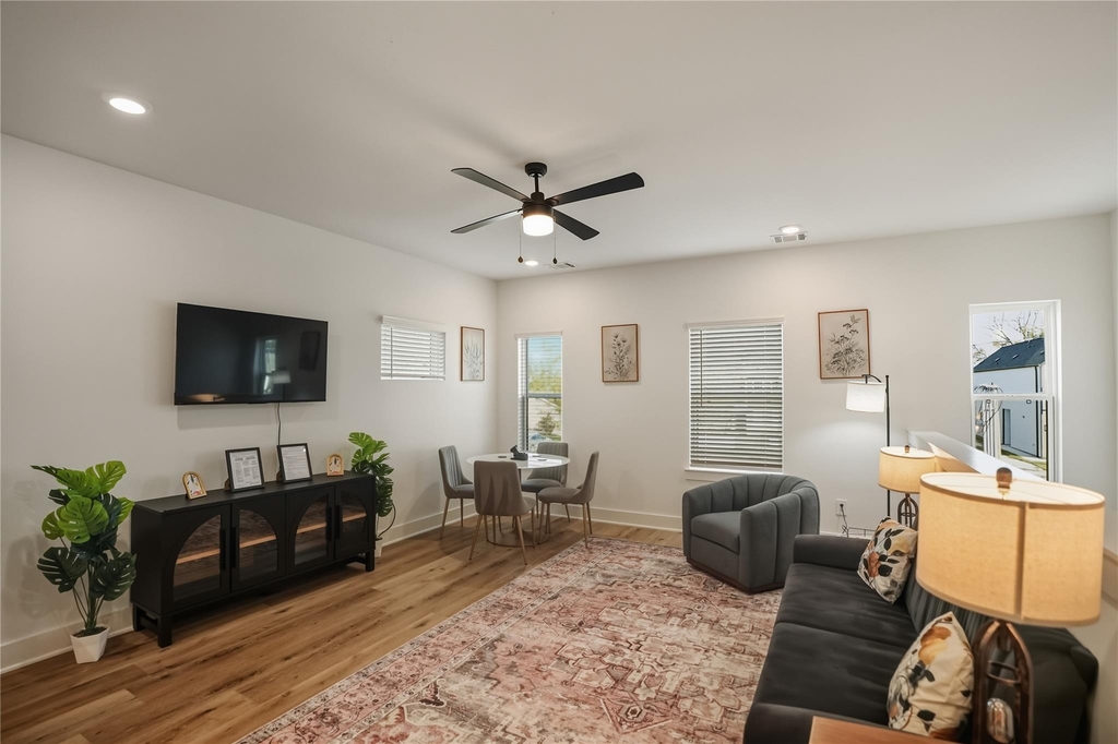 8017 Cora Street - Photo 6