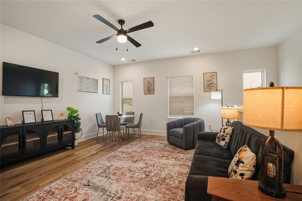 8017 Cora Street - Photo 9