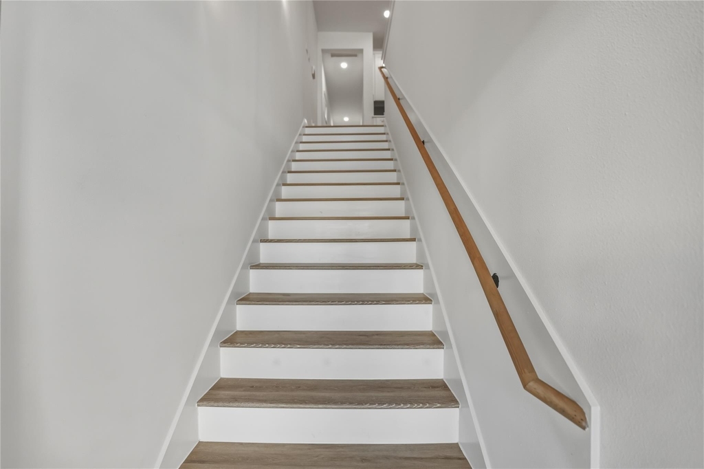 8017 Cora Street - Photo 2