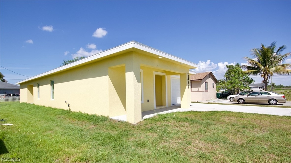 3433 Jeffcott Street - Photo 2