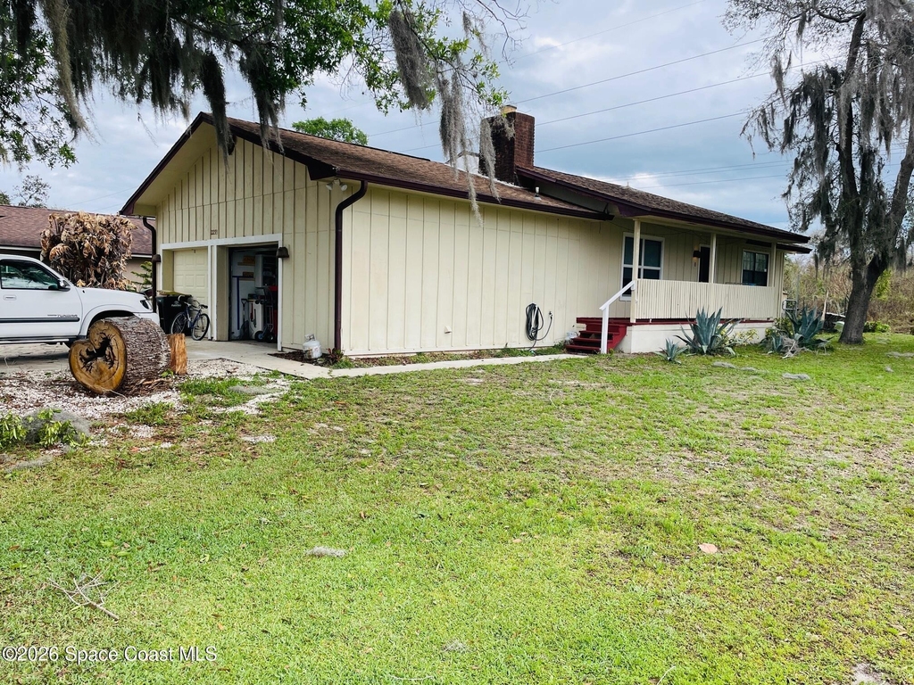 2235 Macedo Road Ne - Photo 0