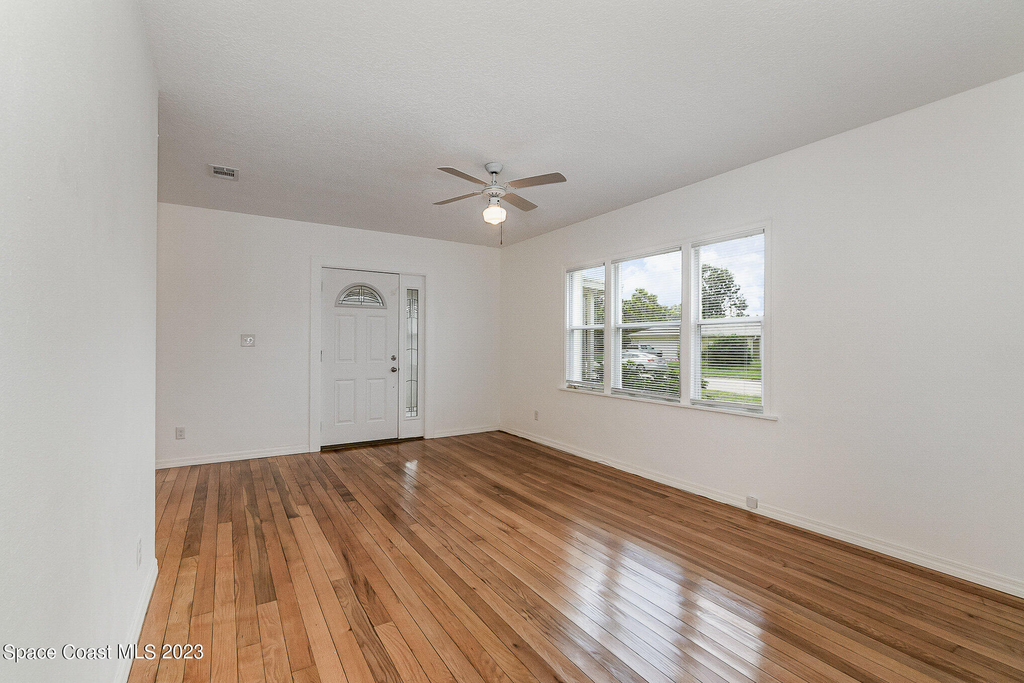 533 E Lincoln Avenue - Photo 5
