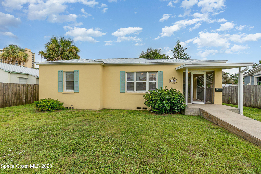 533 E Lincoln Avenue - Photo 0