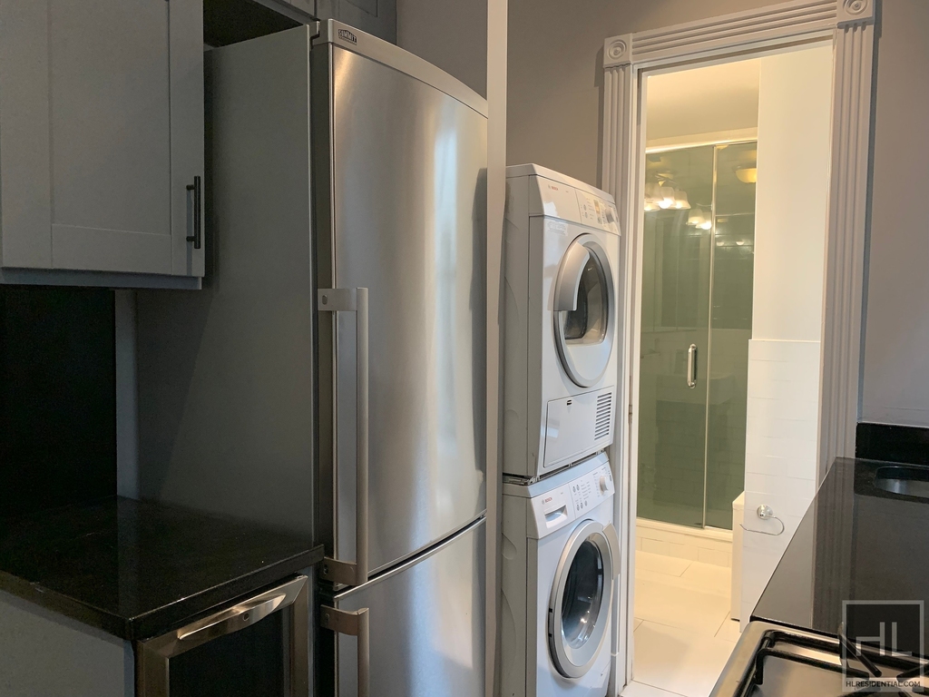 East 28 Street - Photo 8